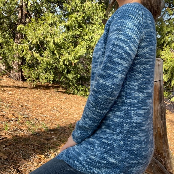 100% Merino Wool Hand knit Cardigan size small, made in the color Seaside :) - Picture 7 of 10